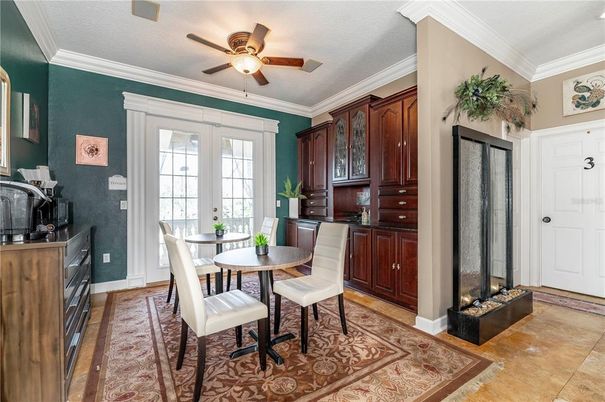 Dining room, Interior