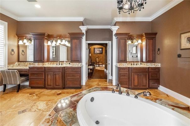 Bathroom, Dual Sink Vanities, Interior, Recessed Lighting