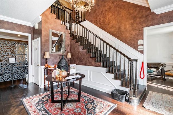 Chandelier, Interior, Wood Texture Flooring