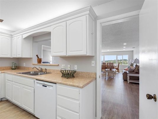 Dining room, Interior, Kitchen, Recessed Lighting, Wood Texture Flooring