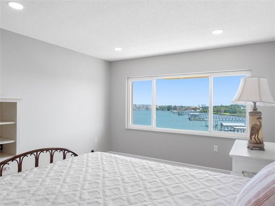 Bedroom, Interior, Recessed Lighting, Water