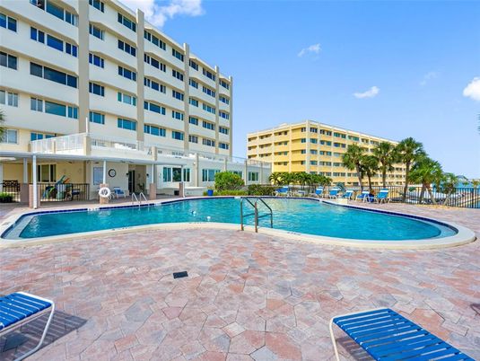 Exterior, Pool