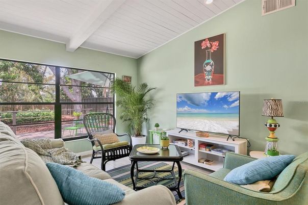 Interior, Living room, Water