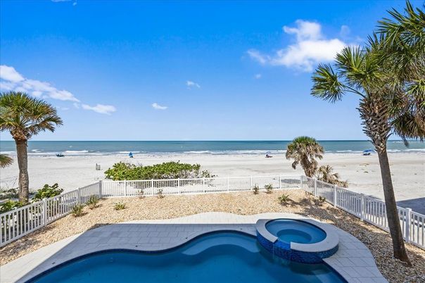 Exterior, Pool, Water
