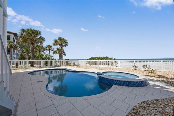 Exterior, Pool, Water