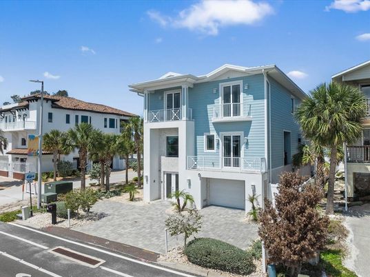 Attached, Exterior, Facade, Rowhouse