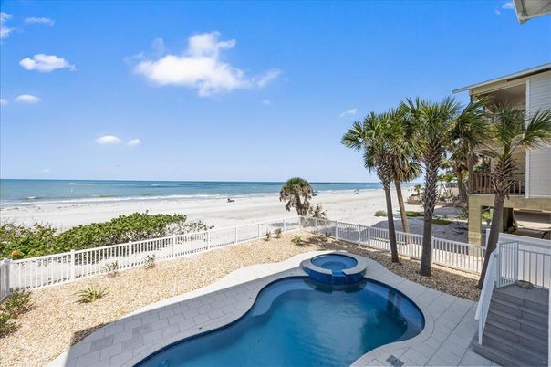 Exterior, Pool, Water