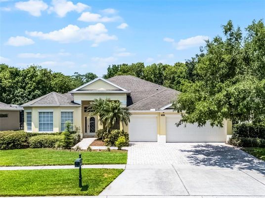 Attached, Exterior, Facade, Ranch