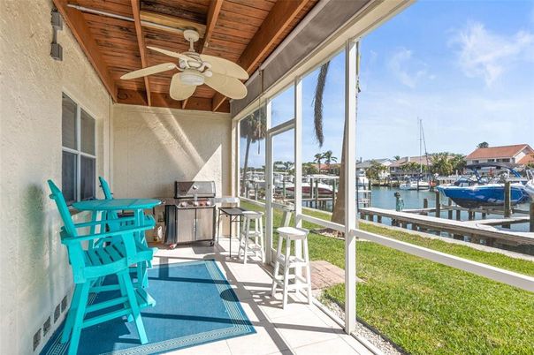 Interior, Sun Room, Water