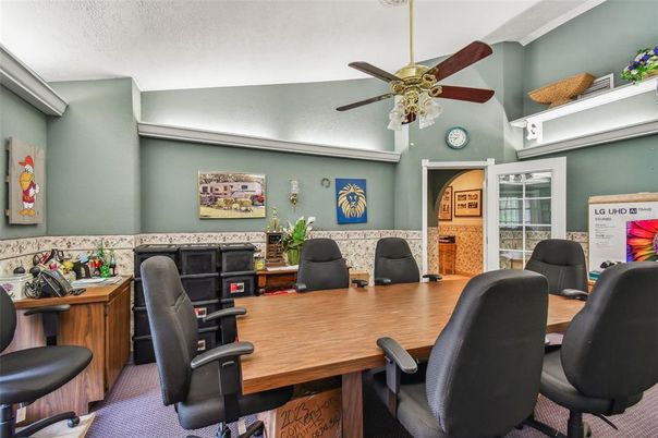Home Office, Interior