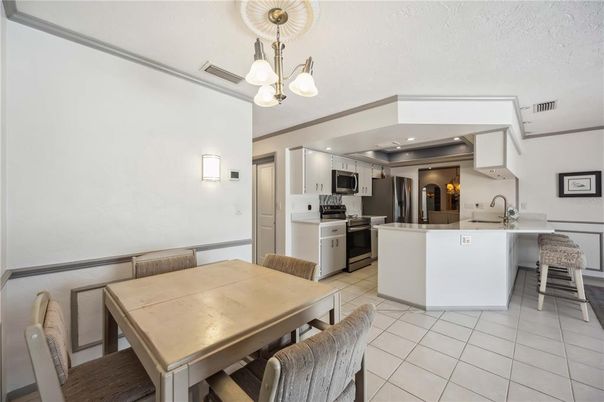 Dining room, Interior, Kitchen, Pendant Lights, Recessed Lighting, Stainless Steel Appliances