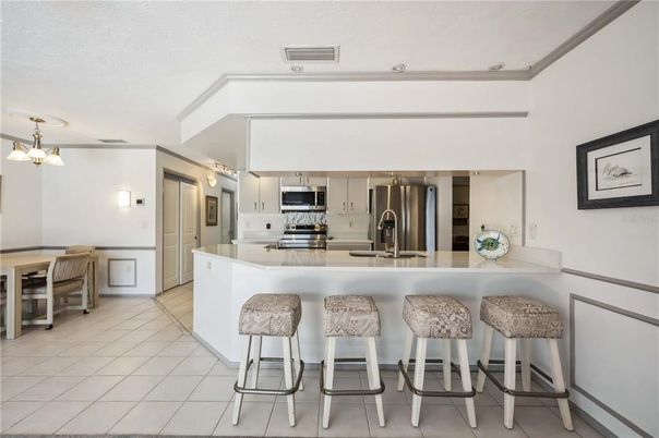 Dining room, Interior, Kitchen, Pendant Lights, Stainless Steel Appliances