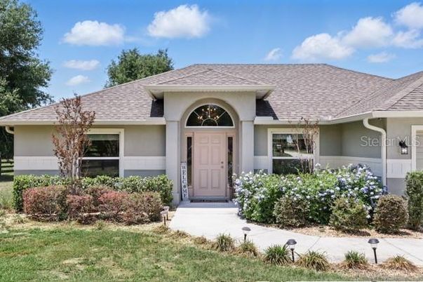 Exterior, Facade, Ranch
