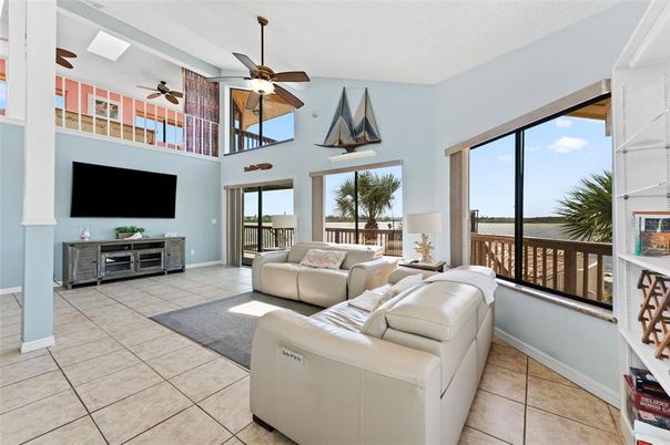 Interior, Living room, Water