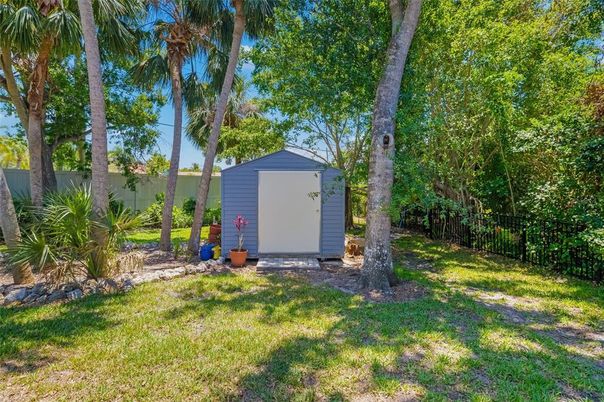Backyard, Exterior