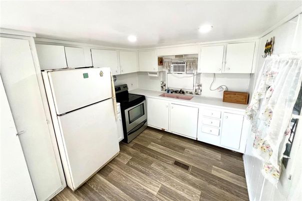 Interior, Kitchen, Recessed Lighting, Wood Texture Flooring