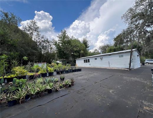 Detached Garage, Exterior