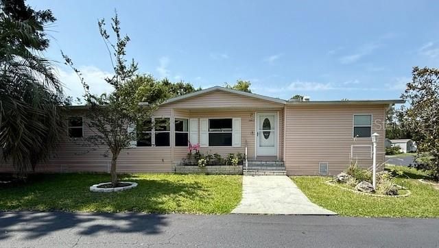 Exterior, Facade, Ranch