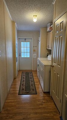 Interior, Washer, Wood Texture Flooring