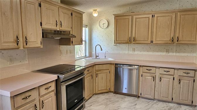 Interior, Kitchen, Marble, Stainless Steel Appliances