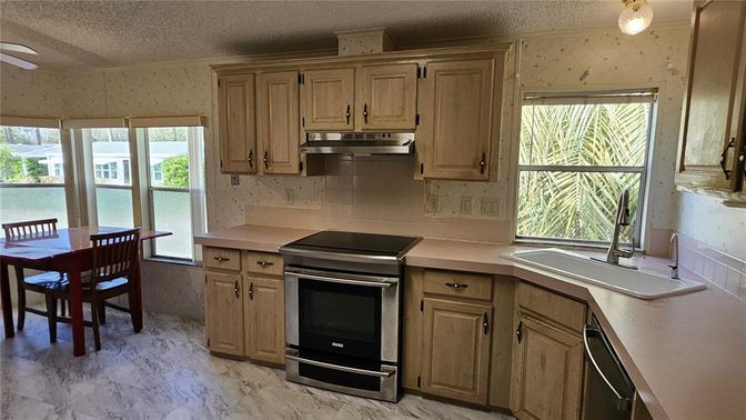Dining room, Interior, Kitchen, Marble, Stainless Steel Appliances