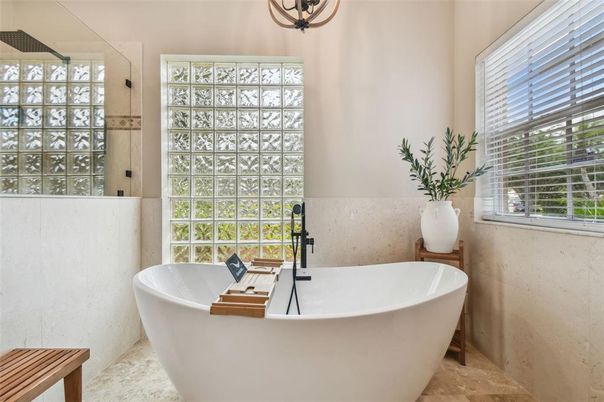 Bathroom, Free Standing Baths, Interior