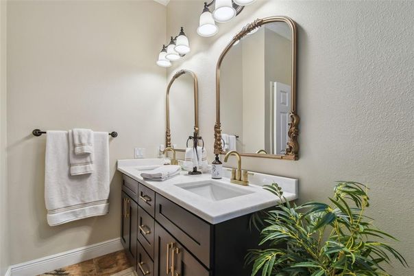 Bathroom, Dual Sink Vanities, Interior