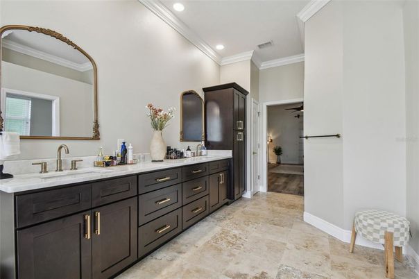 Bathroom, Dual Sink Vanities, Interior, Recessed Lighting