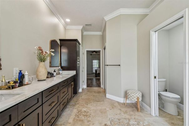 Bathroom, Dual Sink Vanities, Interior, Recessed Lighting
