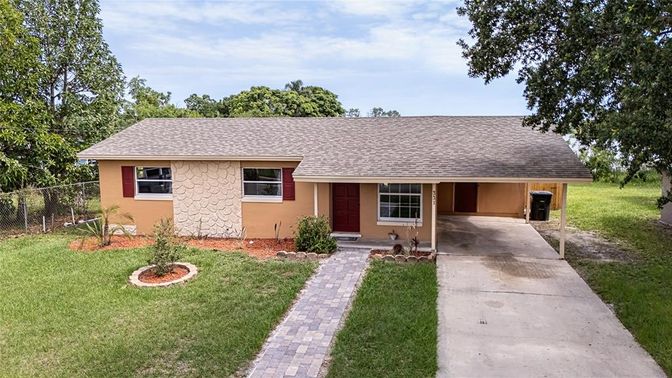 Backyard, Exterior, Facade, Ranch
