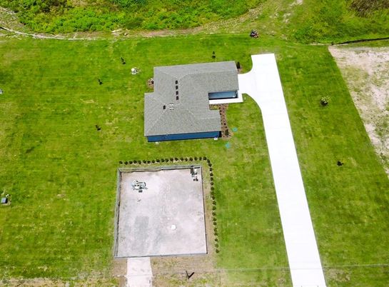 Exterior, Drone