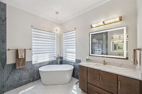 Bathroom, Free Standing Baths, Interior, Marble, Pendant Lights