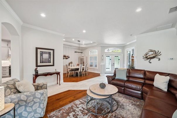 Dining room, Interior, Living room, Pendant Lights, Recessed Lighting, Wood Texture Flooring