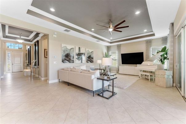 Interior, Living room, Pendant Lights, Piano, Recessed Lighting