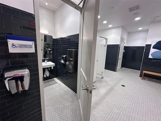 Bathroom, Interior, Recessed Lighting