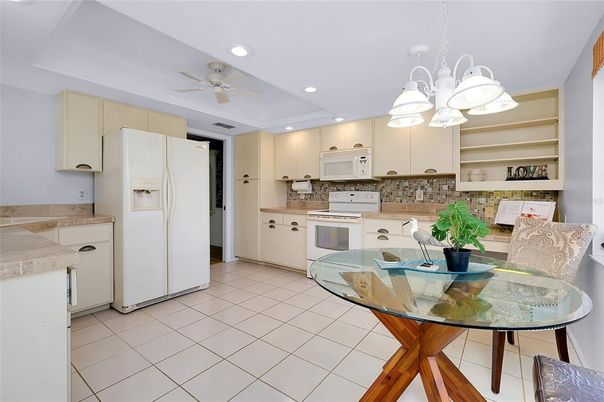 Dining room, Interior, Kitchen, Recessed Lighting