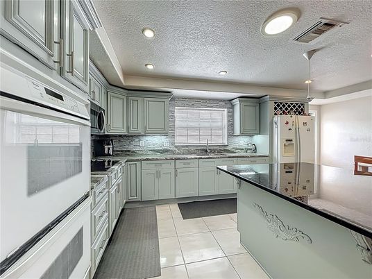 Interior, Kitchen, Pendant Lights, Recessed Lighting