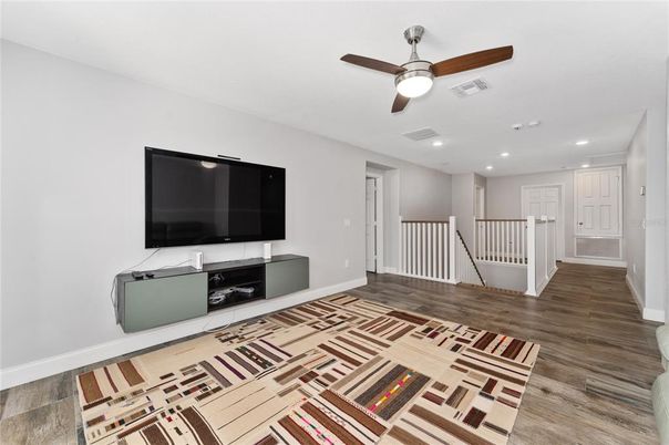 Interior, Recessed Lighting, Wood Texture Flooring