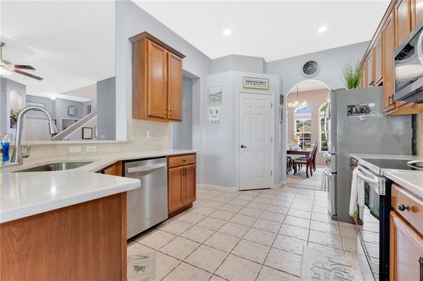 Dining room, Interior, Kitchen, Pendant Lights, Recessed Lighting, Stainless Steel Appliances