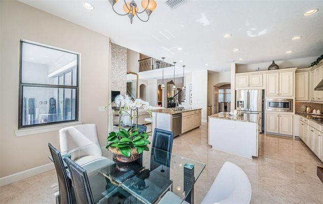 Dining room, Interior, Kitchen, Recessed Lighting, Stainless Steel Appliances