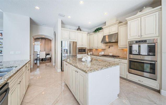 Dining room, Interior, Kitchen, Recessed Lighting, Stainless Steel Appliances