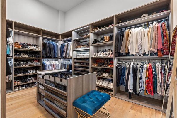 Interior, Walk-in Closets, Wood Texture Flooring