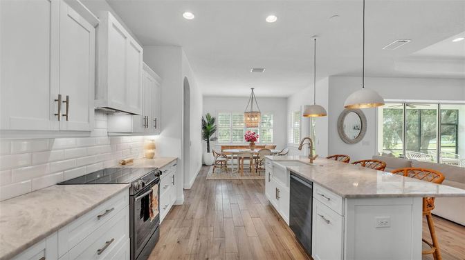 Dining room, Interior, Kitchen, Pendant Lights, Recessed Lighting, Wood Texture Flooring