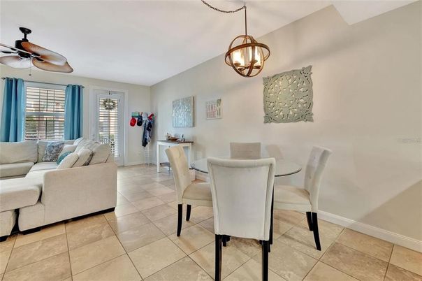 Dining room, Interior, Living room, Pendant Lights
