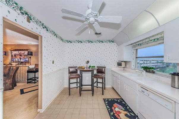 Dining room, Interior, Kitchen, Water