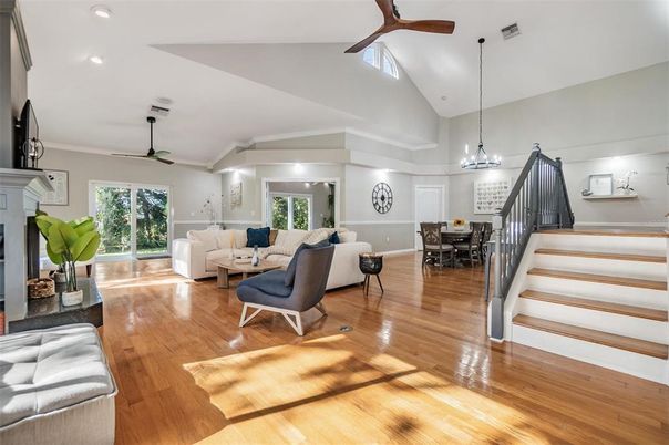 Chandelier, Dining room, Interior, Living room, Pendant Lights, Recessed Lighting, Wood Texture Flooring