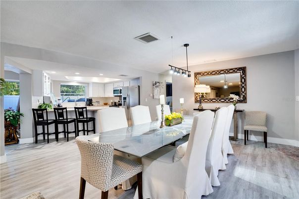 Dining room, Interior, Kitchen, Pendant Lights, Recessed Lighting, Wood Texture Flooring