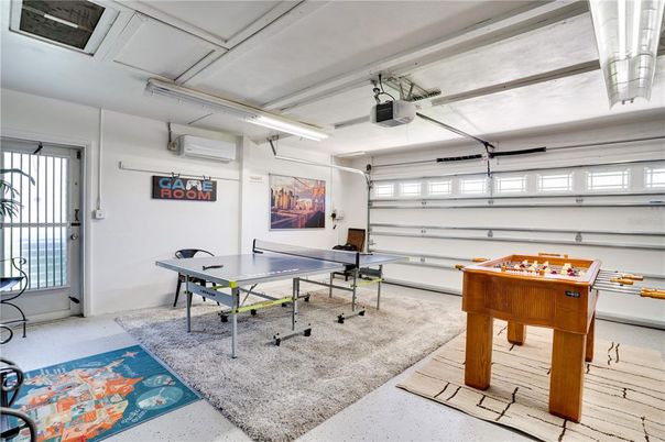 Game Room, Garage, Interior