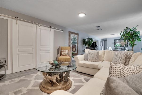 Dining room, Interior, Living room, Pendant Lights, Recessed Lighting