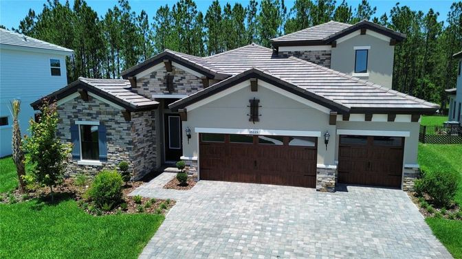 Attached, Exterior, Facade, American Craftsman
